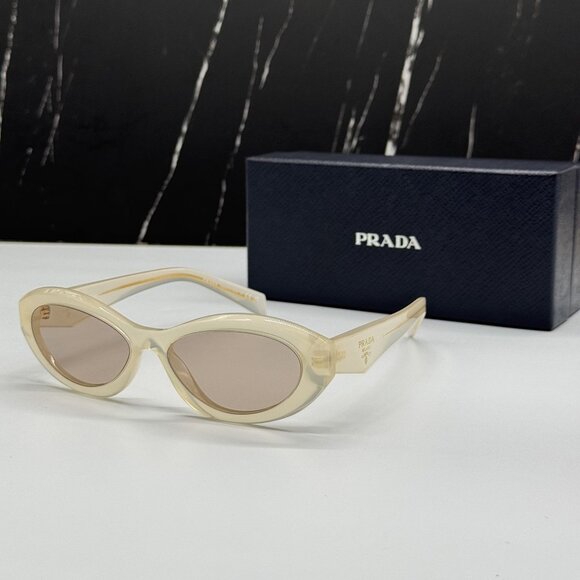 NEW PRADA PR26ZS 12V4I2 OPAL MILK WOMEN SUNGLASSES, SPR 26Z 12V4I2, PR 26ZS - Picture 1 of 11